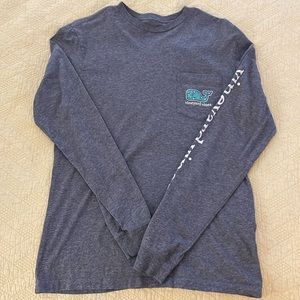 Men’s XS Vineyard Vine lacrosse themed long sleeve shirt